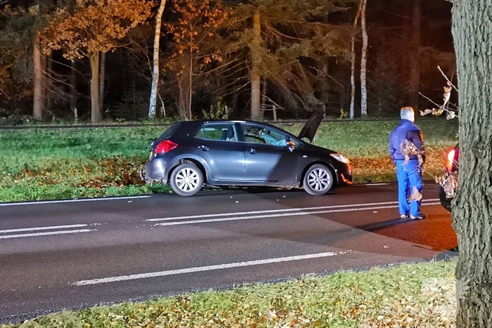 Gewonden na frontale botsing tussen personenbus en auto