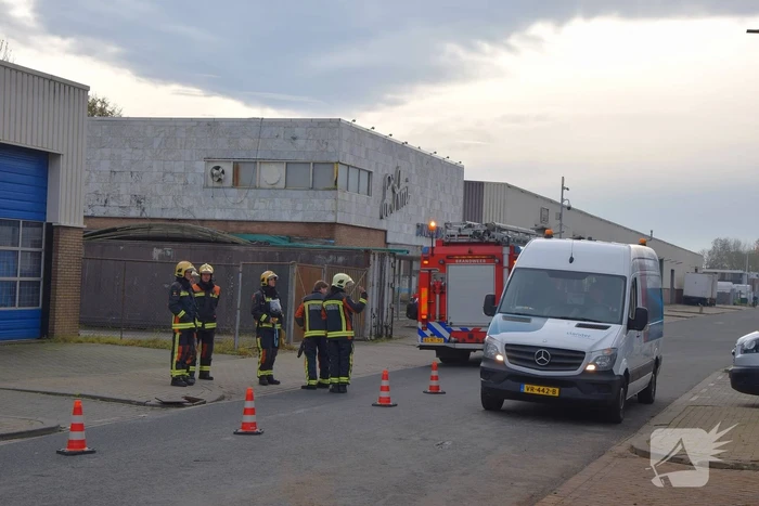 Gaslucht uit riolering op industrieterrein