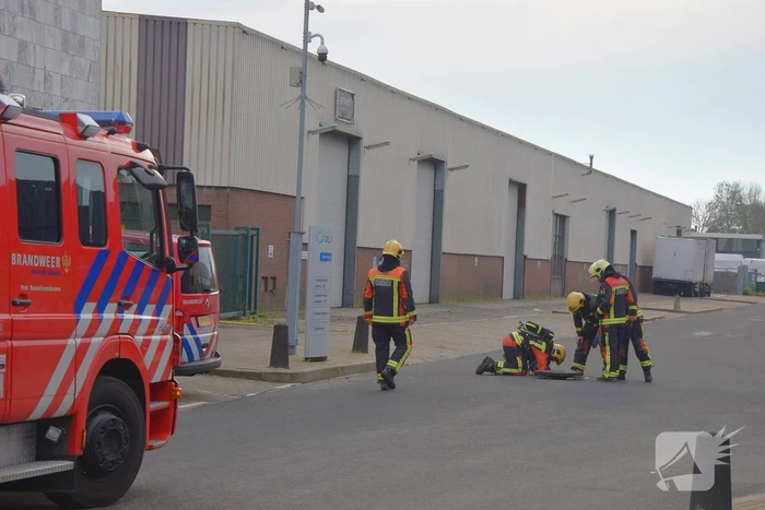 Gaslucht uit riolering op industrieterrein