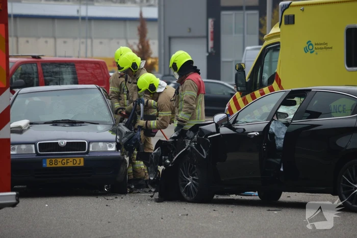 Gewonde na frontale aanrijding