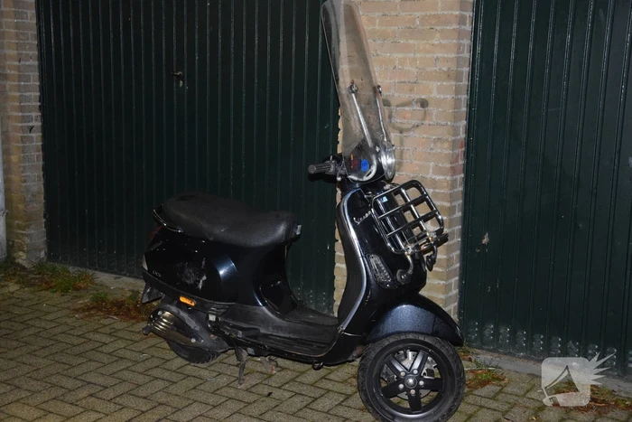 Scooterbestuurder botst op paal raakt gewond
