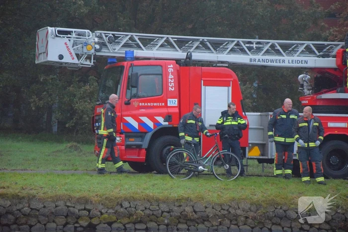 Zoektocht na aantreffen fiets in water