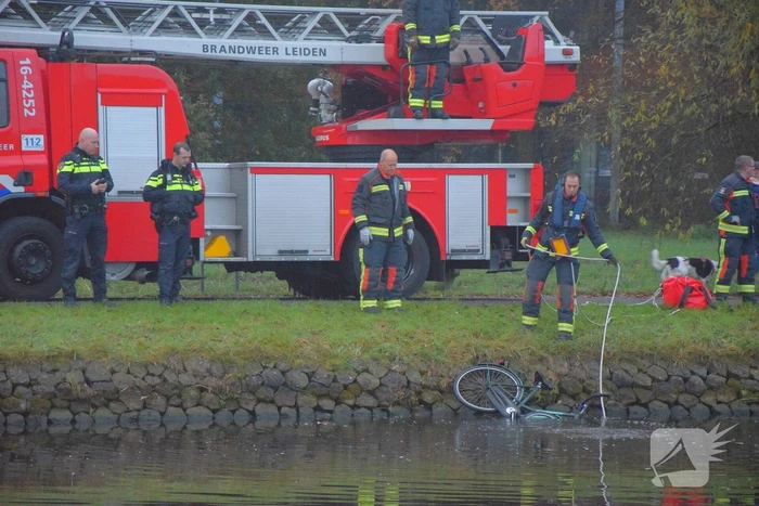 Zoektocht na aantreffen fiets in water