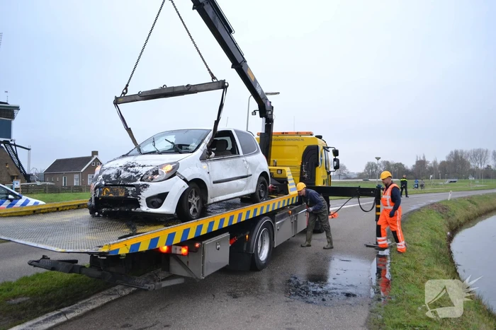Auto belandt in sloot na eenzijdig ongeluk
