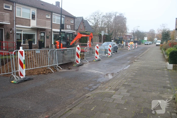 Waterleiding gesprongen bij graafwerkzaamheden