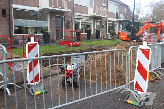Waterleiding gesprongen bij graafwerkzaamheden