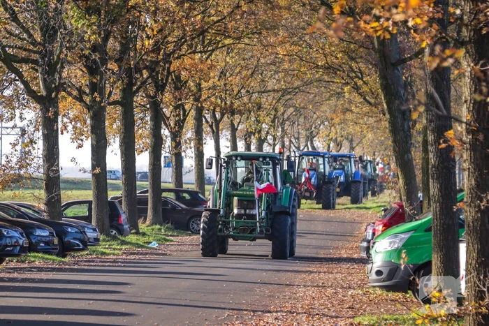 Boeren voeren actie langs snelwegen