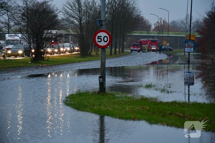 Groot deel stad zonder water na lek