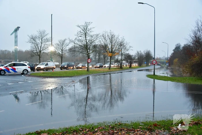 Groot deel stad zonder water na lek