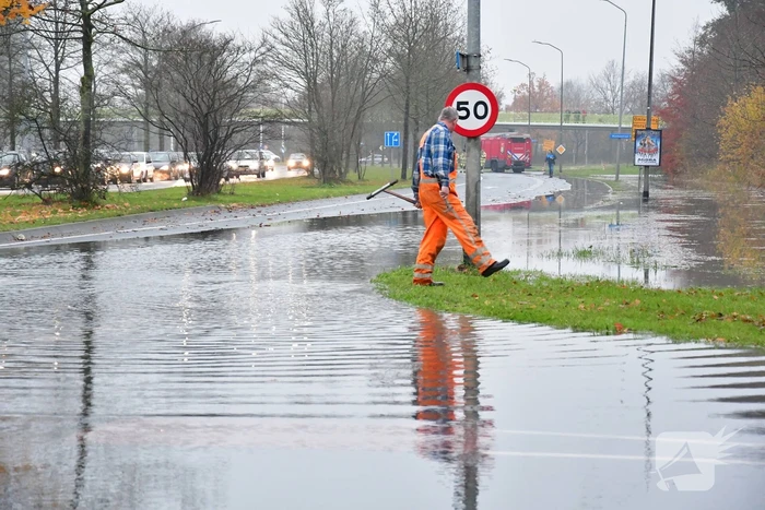 Groot deel stad zonder water na lek