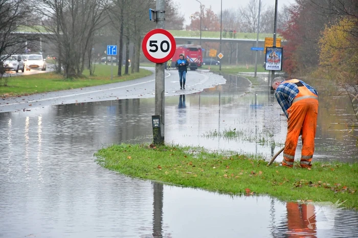 Groot deel stad zonder water na lek