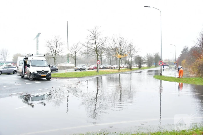 Groot deel stad zonder water na lek