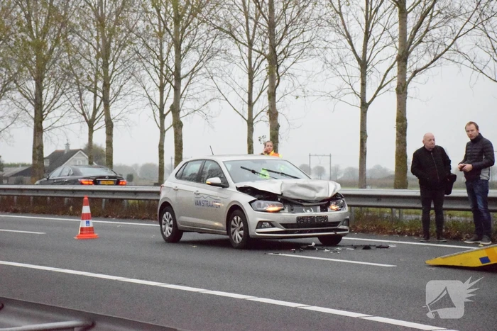Rijstrook afgesloten na kop-staart botsing