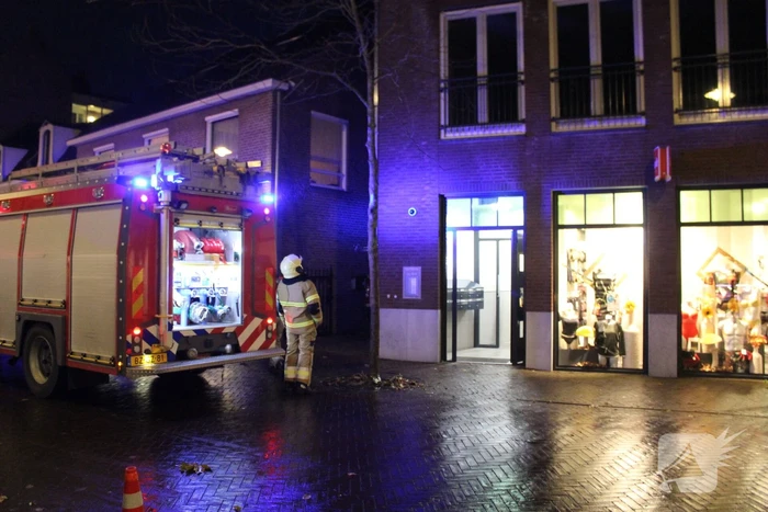 Brand door bouwlamp in appartement
