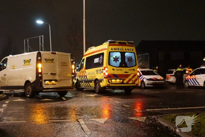 Wielrennen aangereden door bestelbus