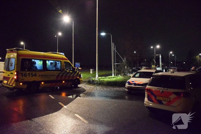Wielrennen aangereden door bestelbus