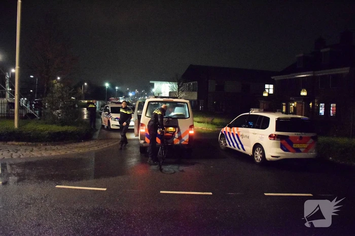 Wielrennen aangereden door bestelbus