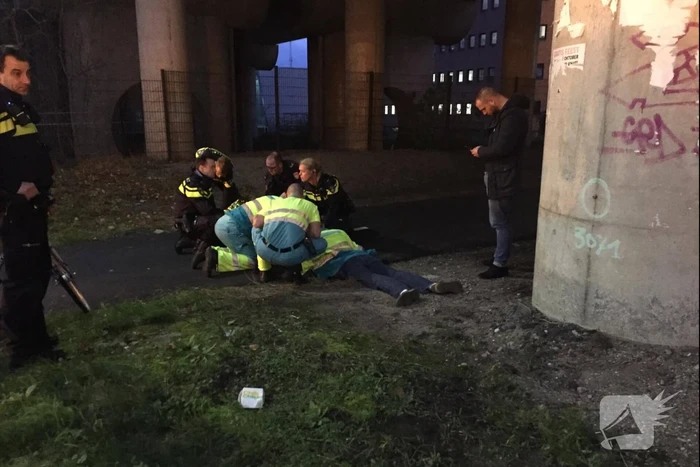 Brommerrijder gewond na botsing met fietser