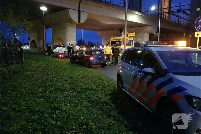 Brommerrijder gewond na botsing met fietser