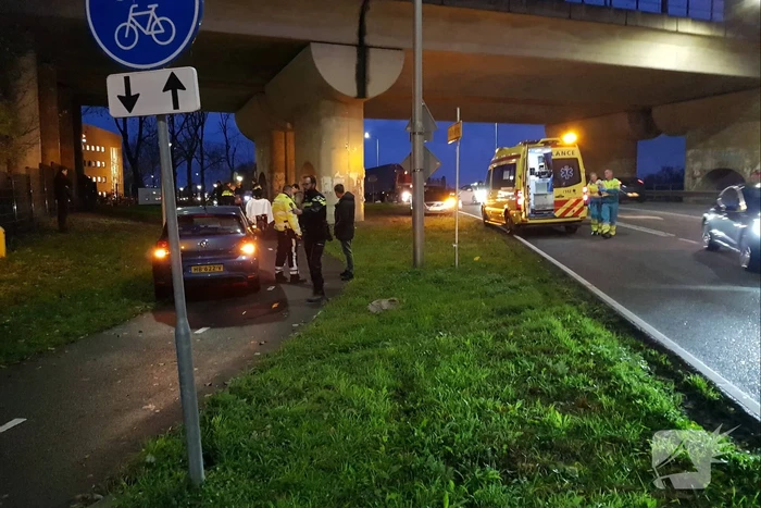Brommerrijder gewond na botsing met fietser