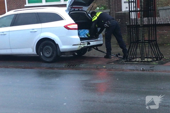 Veel schade bij aanrijding met twee auto's