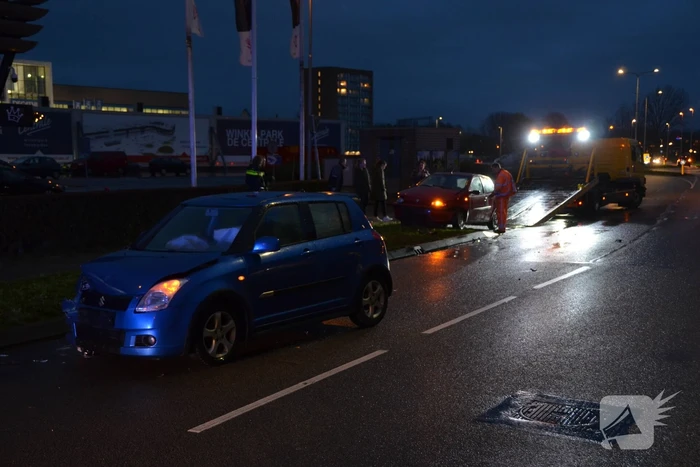 Veel schade bij frontale aanrijding