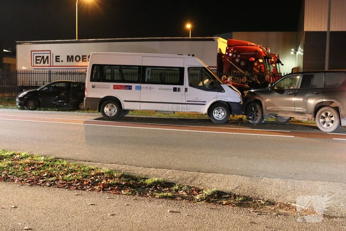 Meerdere voertuigen betrokken bij aanrijding