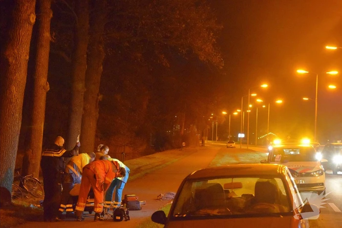Persoon zwaargewond aangetroffen op fietspad