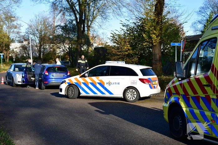 Gewonde en flinke schade na frontale aanrijding