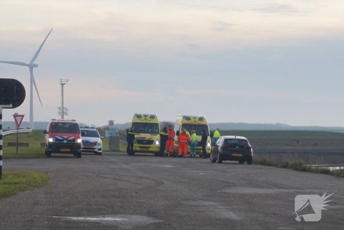 Grote zoekactie na persoon te water Zeelandbrug