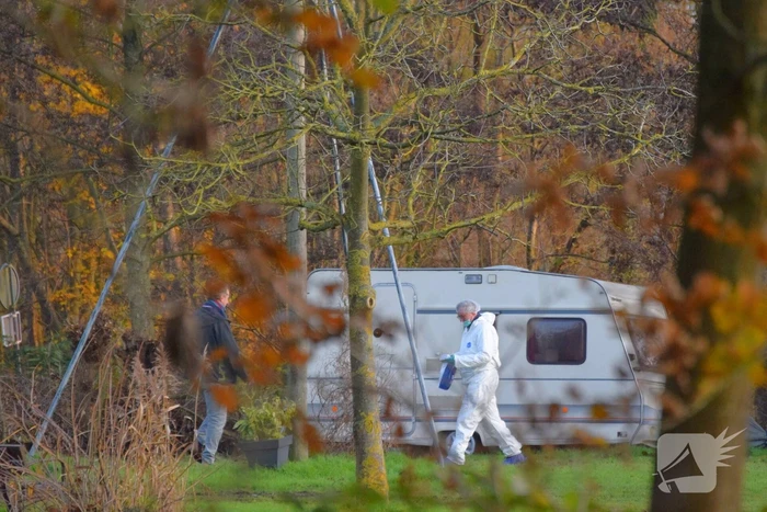 Overleden persoon aangetroffen in water op camping