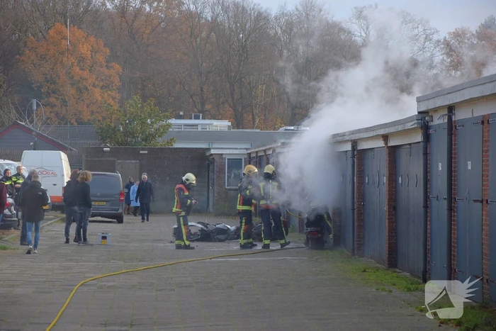 Uitslaande brand verwoest garage
