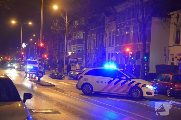 Maaltijdbezorger aangereden door auto
