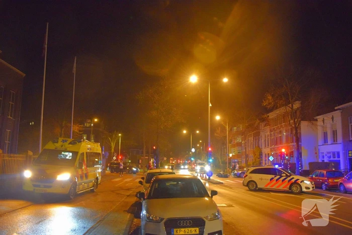 Maaltijdbezorger aangereden door auto