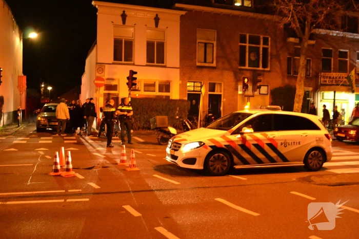 Maaltijdbezorger aangereden door auto