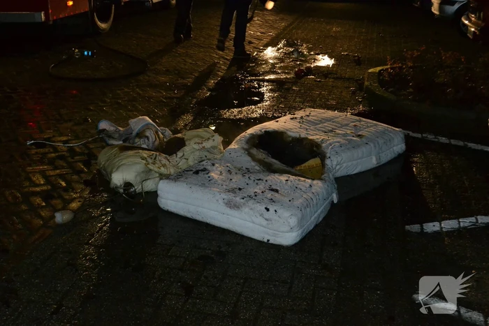 Matras vat vlam door elektrische deken