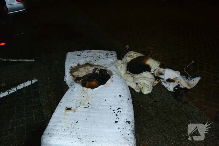 Matras vat vlam door elektrische deken