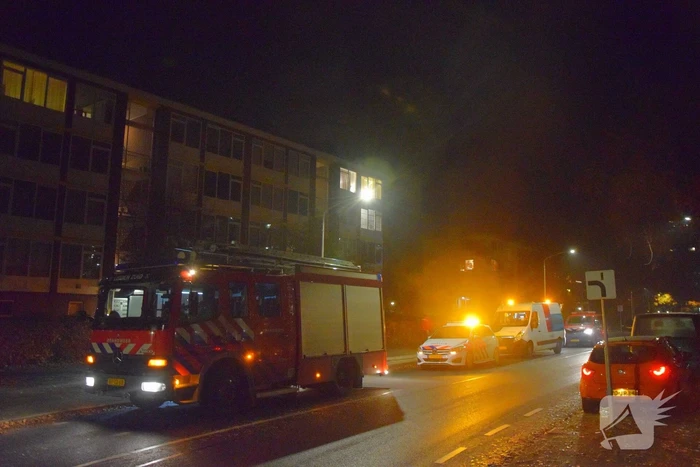 Persoon korte tijd onwel na gaslucht in portiek