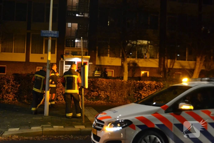 Persoon korte tijd onwel na gaslucht in portiek