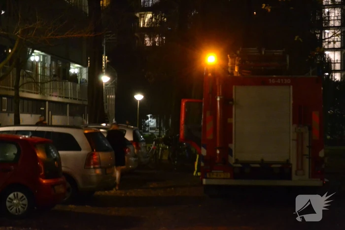 Benzinelucht in meerdere woningen van flat