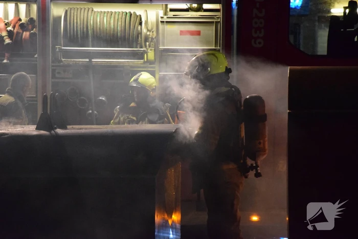 Papiercontainer in brand