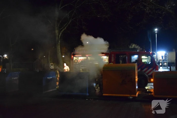 Papiercontainer in brand