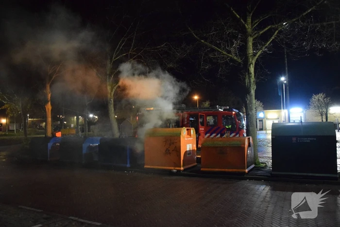 Papiercontainer in brand