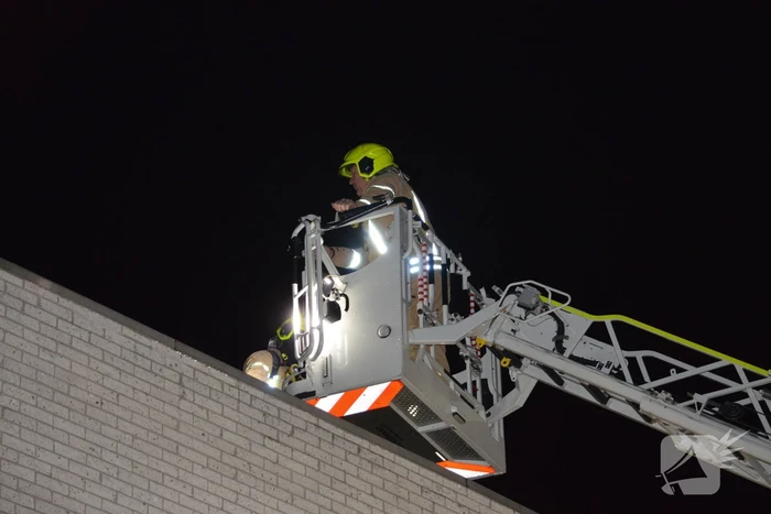 Brandweer onderzoekt vermoedelijke schoorsteenbrand