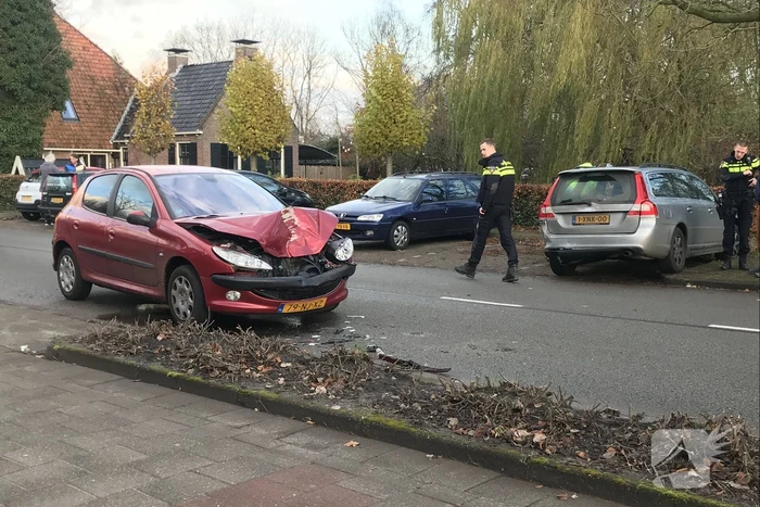Flinke schade bij aanrijding op kruising