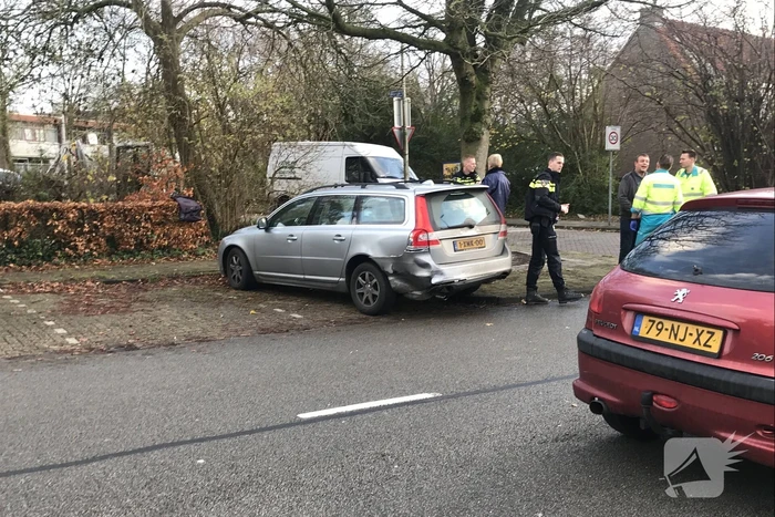 Flinke schade bij aanrijding op kruising