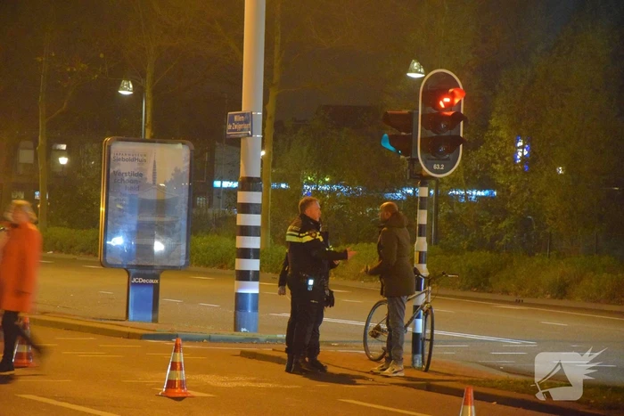 Fietser geschept door personenauto