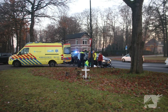 Fietser geschept door auto