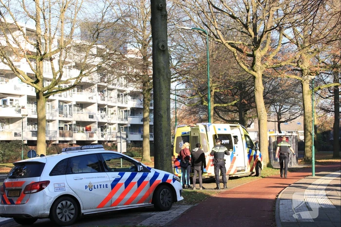 Fietsster lelijk ten val op oversteekplaats