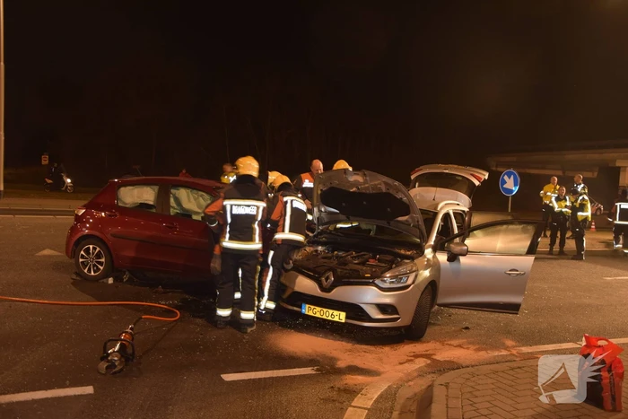 Forse schade na aanrijding tussen twee voertuigen